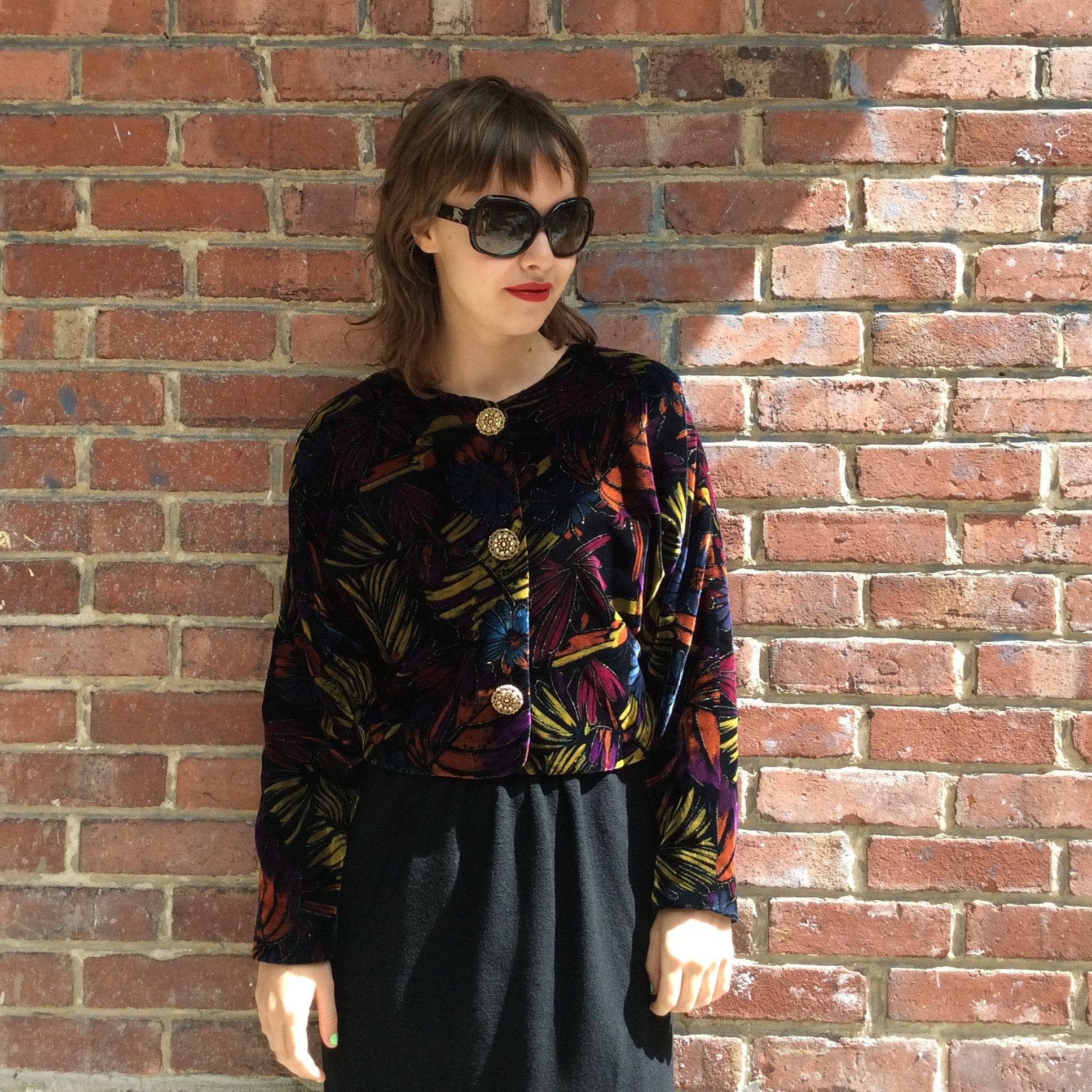1980s Floral printed Velvet Cropped Blazer SOLD - Image 6