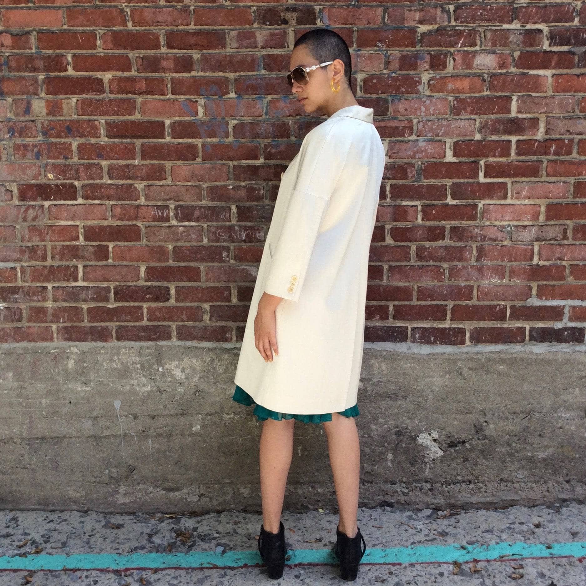 BCBG Maxazria Knee-Length Satin Evening Coat Small - Image 6