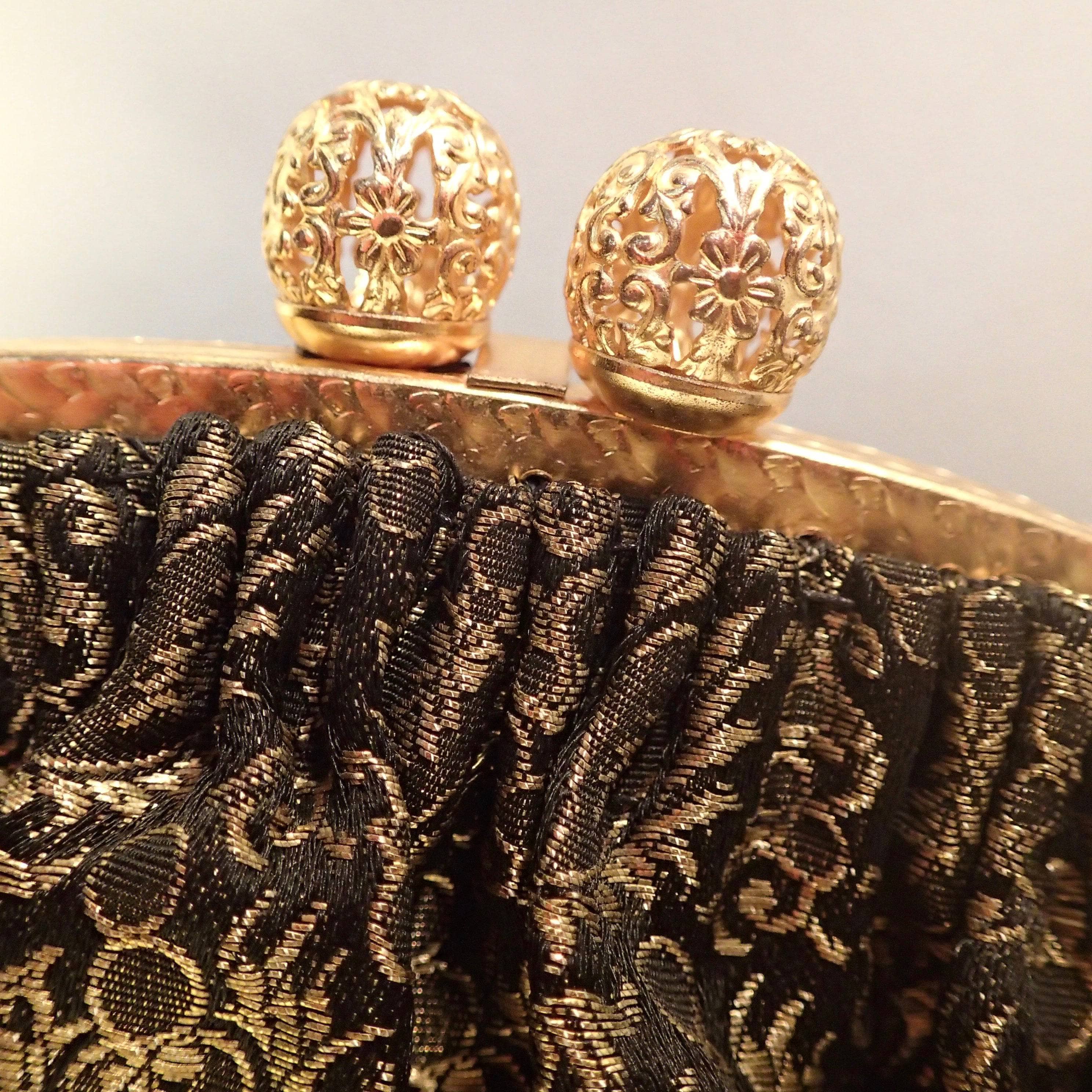 1950s Black and Gold Brocade Evening Bag - Image 4