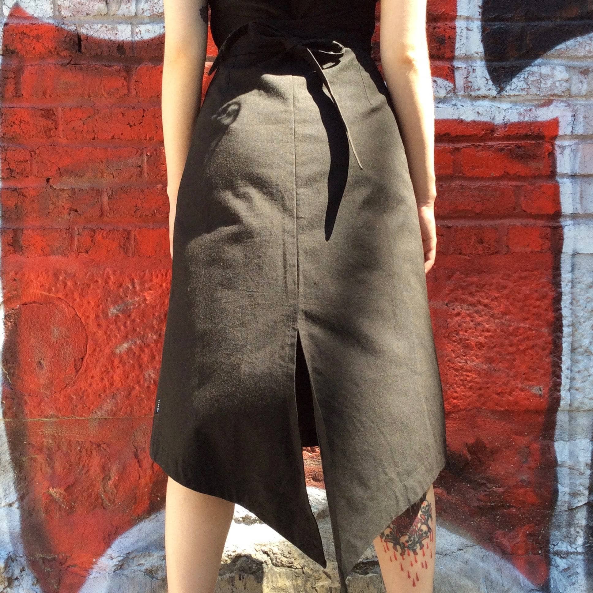 2000s "Kitchen ORANGE" Black sleeveless cocktail dress S/M - Image 6