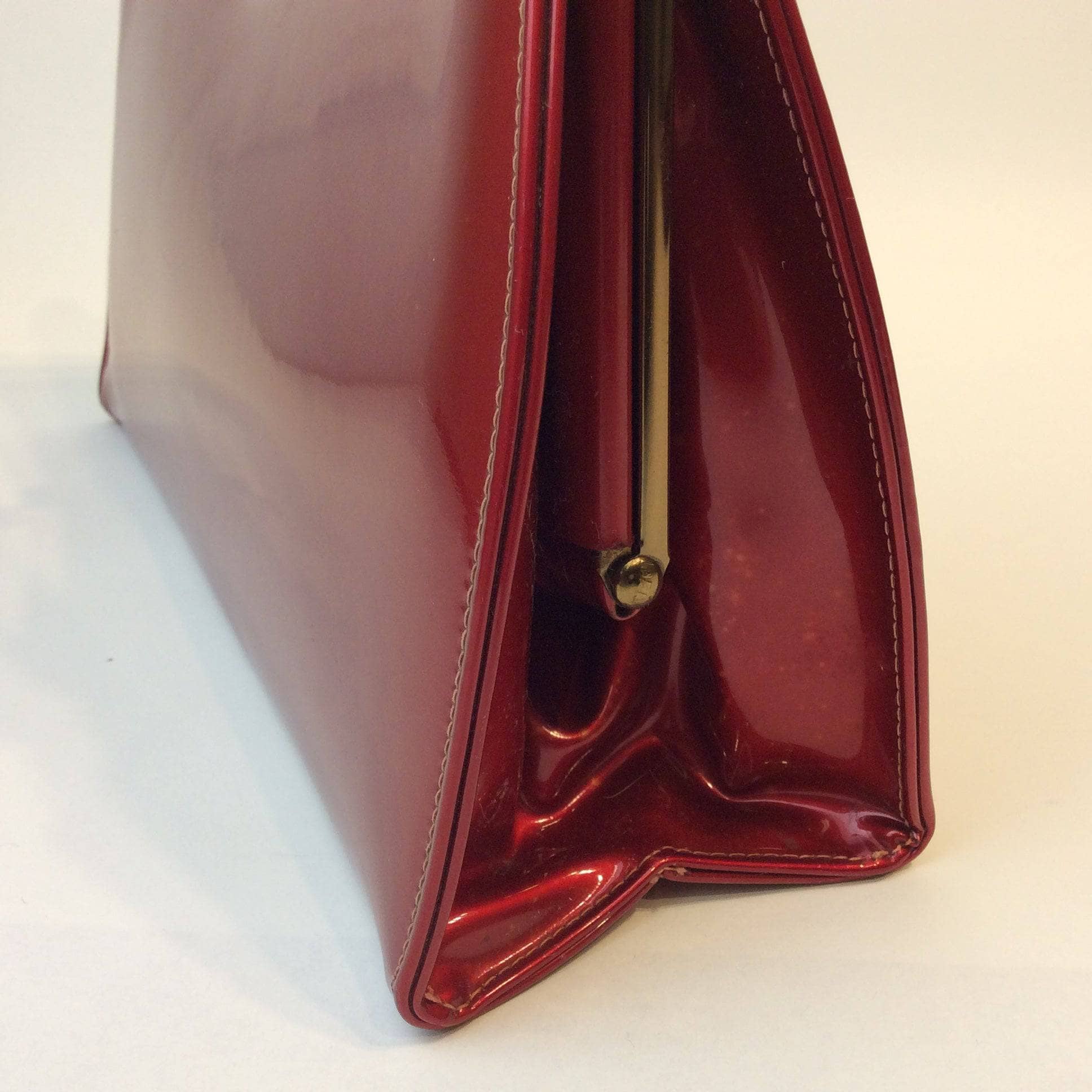 1950s Glossy Red Handbag - Image 6