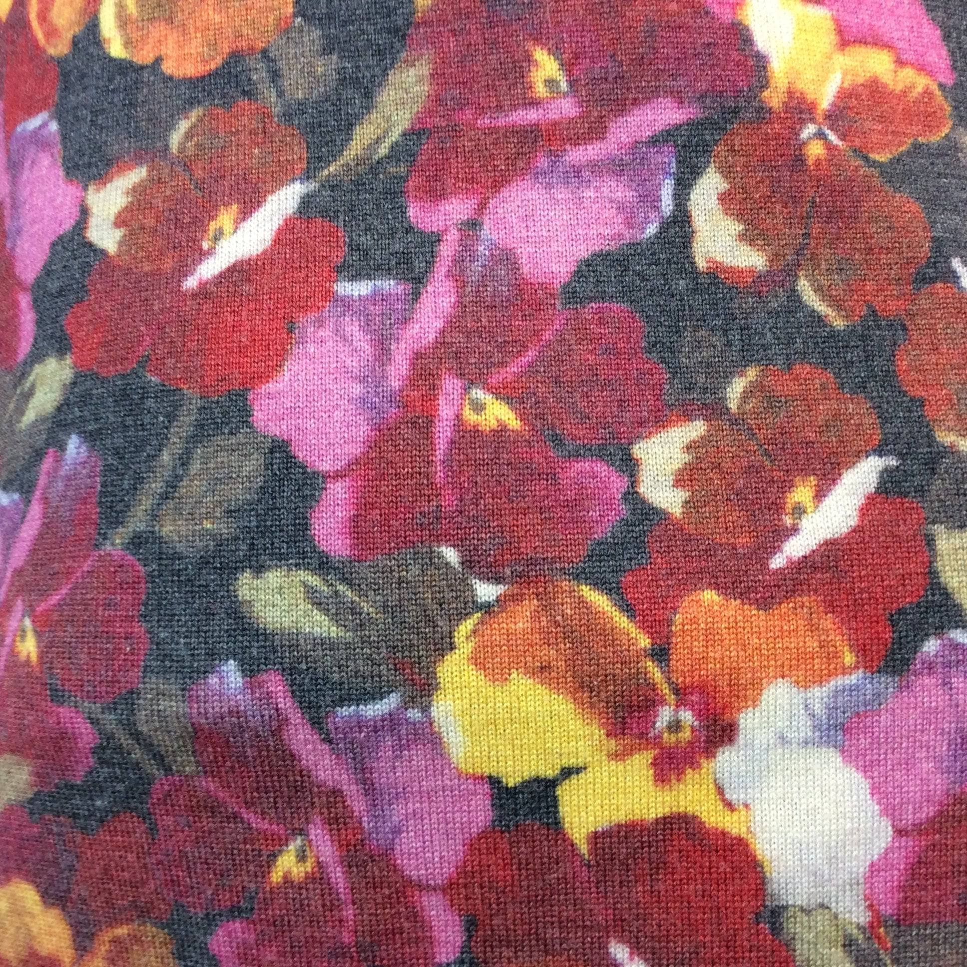Dolce & Gabbana 3/4-length Fine Wool Floral Cardigan Small-Medium - Image 8