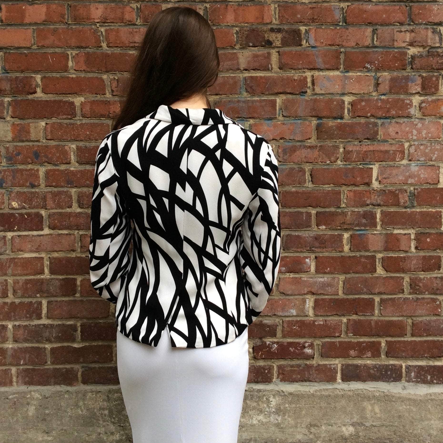 Escada Black and White Printed Blazer Small/Medium - Image 2