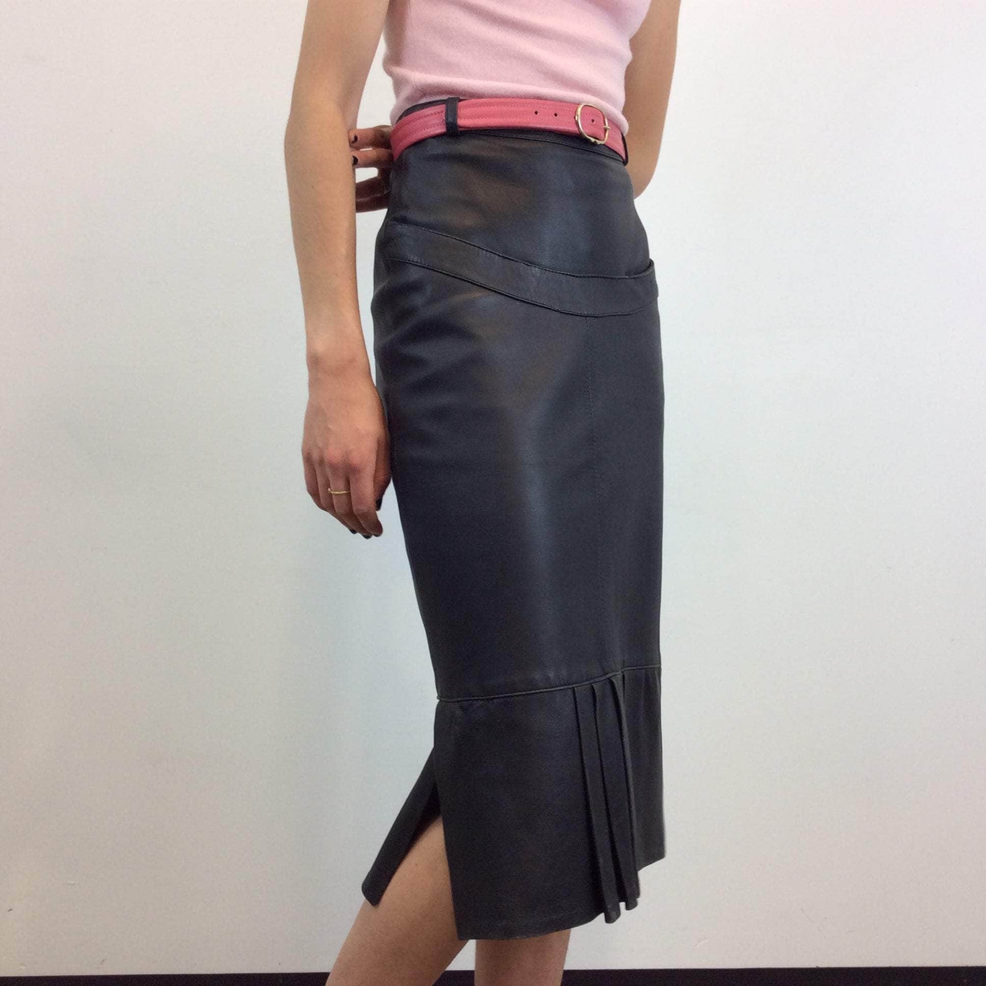 1990s High-Waisted Black Leather Midi Skirt XS/S - Image 4
