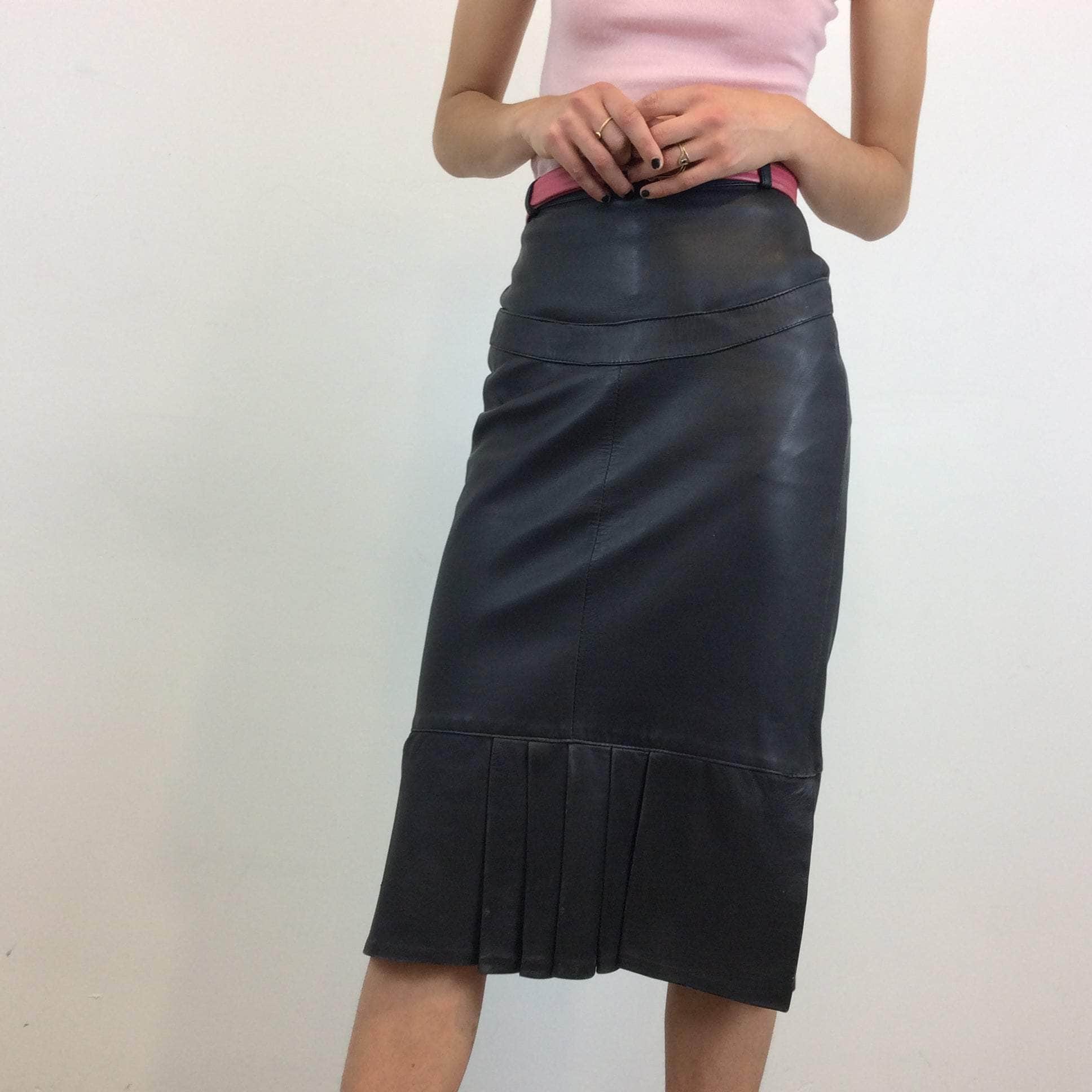 1990s High-Waisted Black Leather Midi Skirt XS/S - Image 5