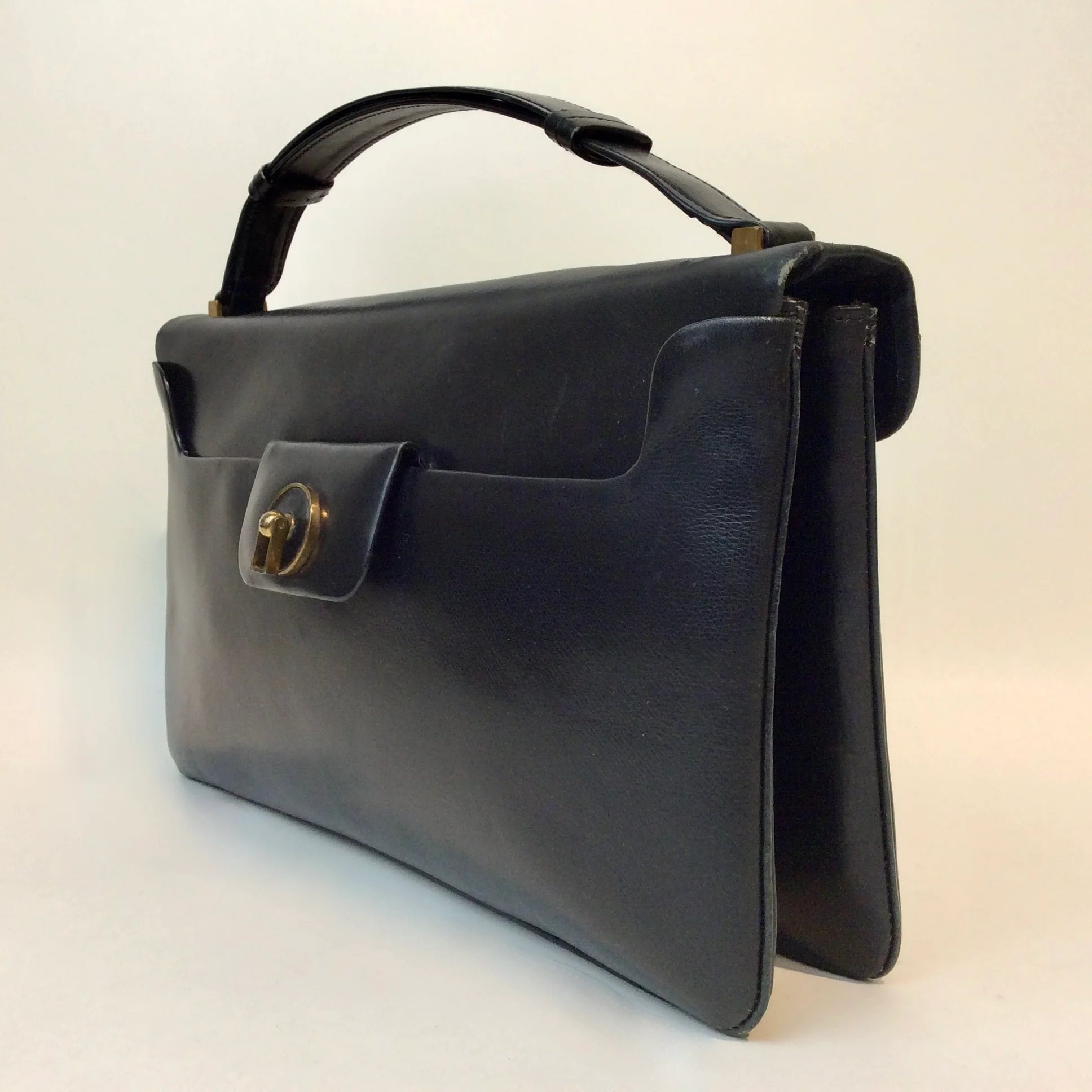 Photo Black Leather Art Deco Style Envelope Handbag - Image 3
