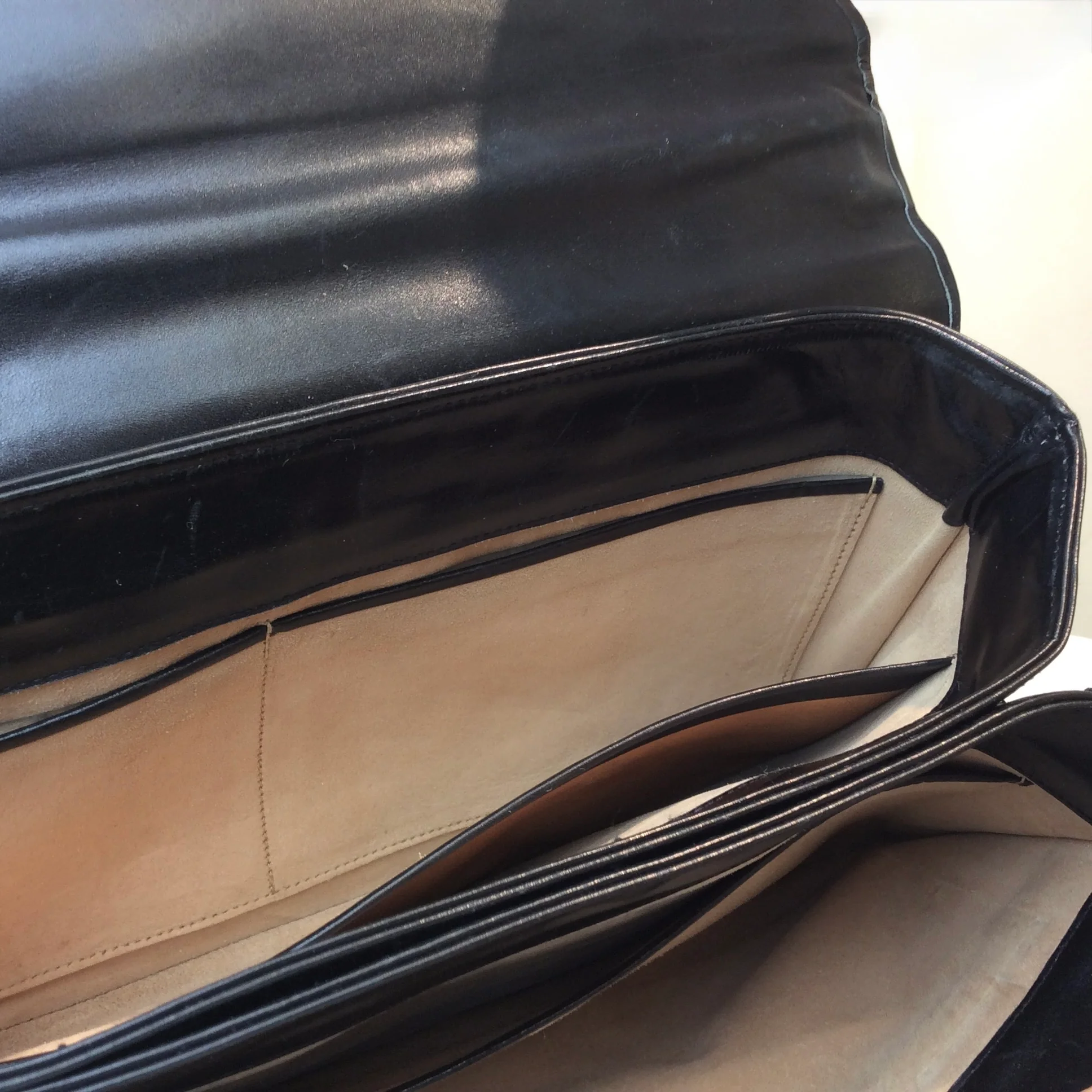 Photo Black Leather Art Deco Style Envelope Handbag - Image 5